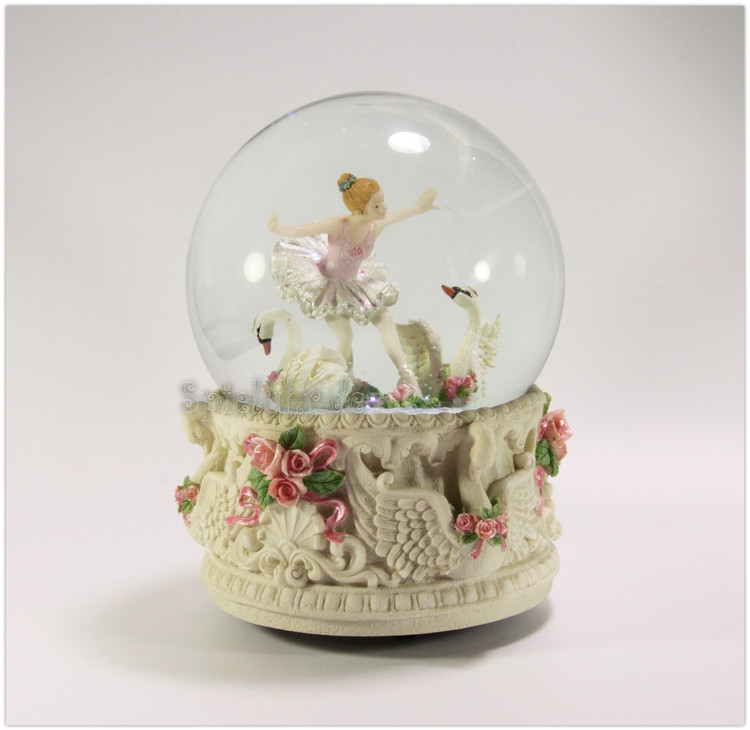 Ballerina Schneekugel mit Spieluhr f�r Erwachsene